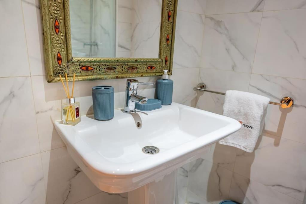 Ferienwohnung Cozy 2Br Getaway In Rabat Center Exterior foto